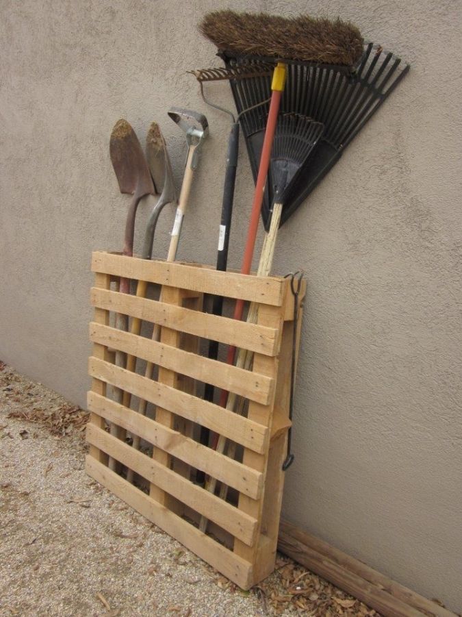 pallet garden tool rack